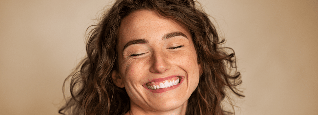 Visage d'une femme au naturel.