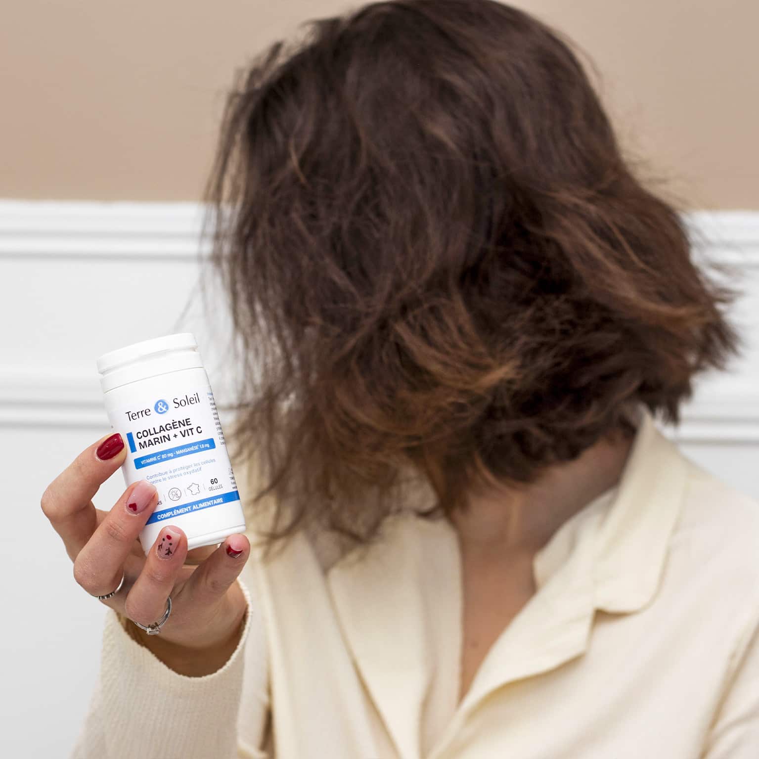 Flacon de sérum ou soin au Collagène Végétal et Vitamine C biologique du Laboratoire Haut-Ségala. Produit anti-âge et éclat.